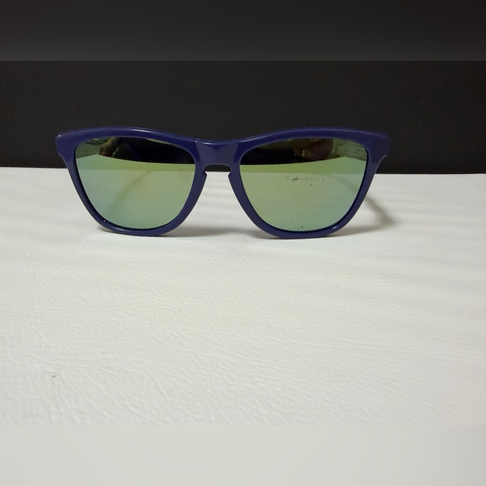 Limited Edition Oakley Frogskins – Aquatique Collection (Blue / Green)